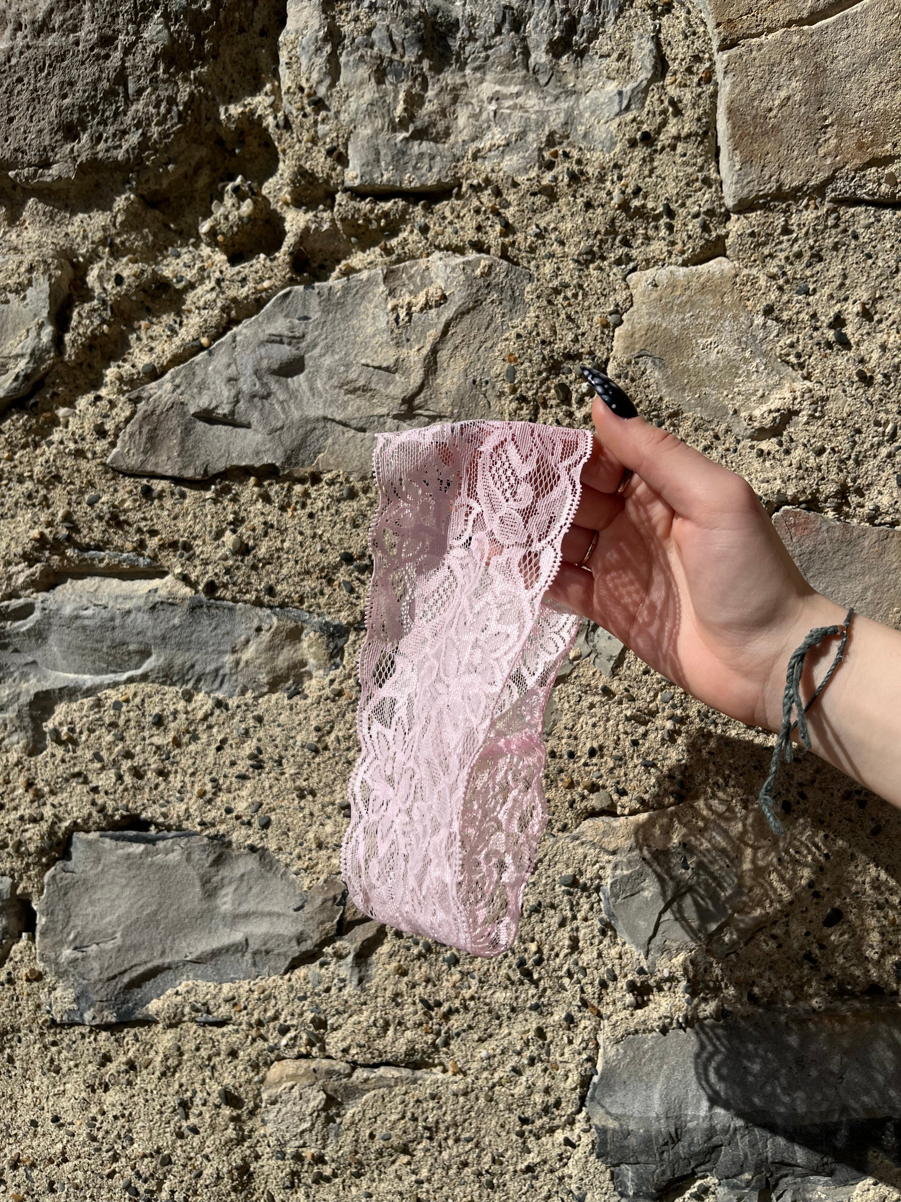 Bandeau Dentelle Rose Pâle — Fait main