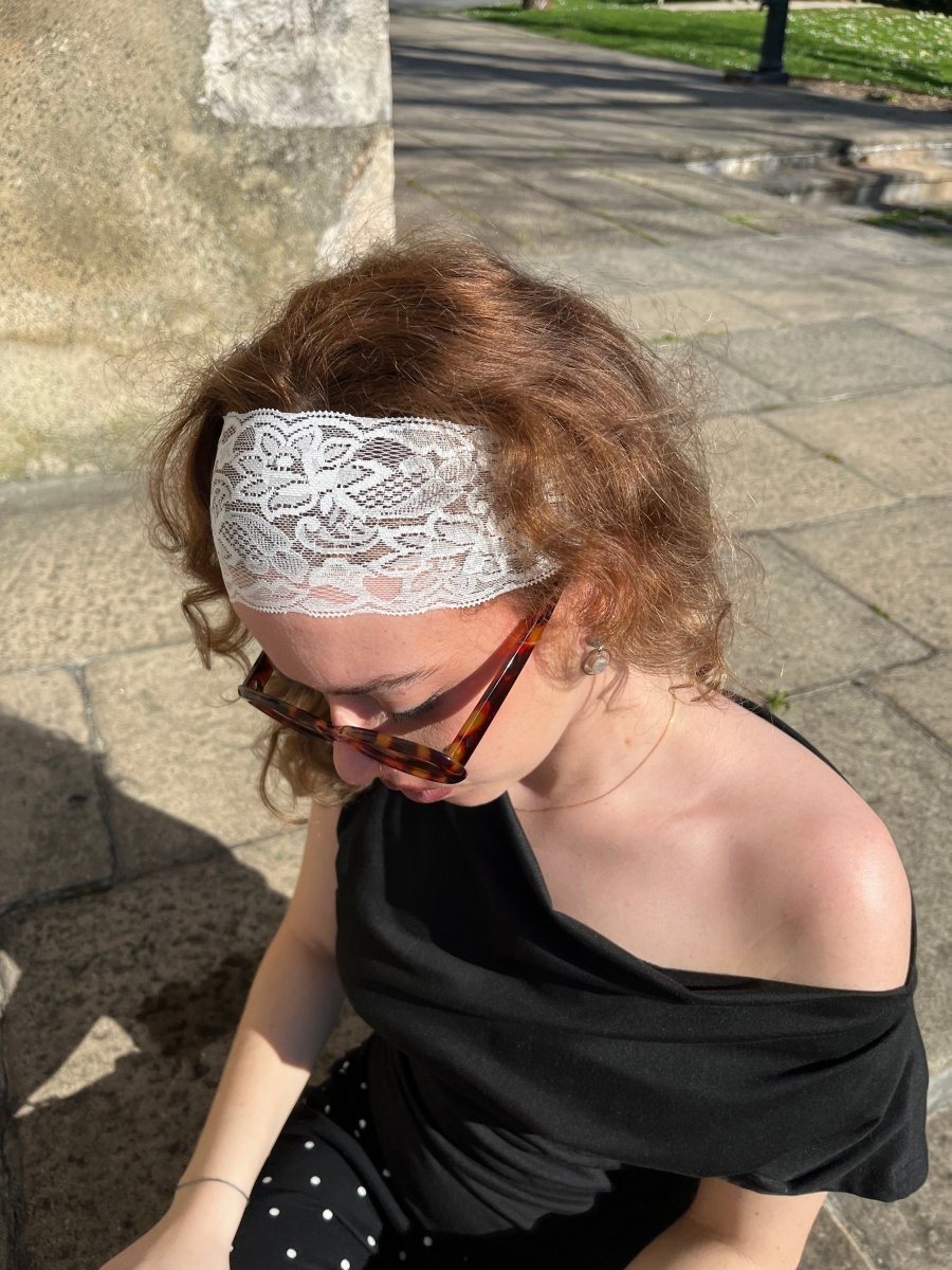 Lot “Rose” : 3 bandeaux en dentelle fins et confortables, parfaits pour rehausser vos coiffures avec élégance chaque jour.