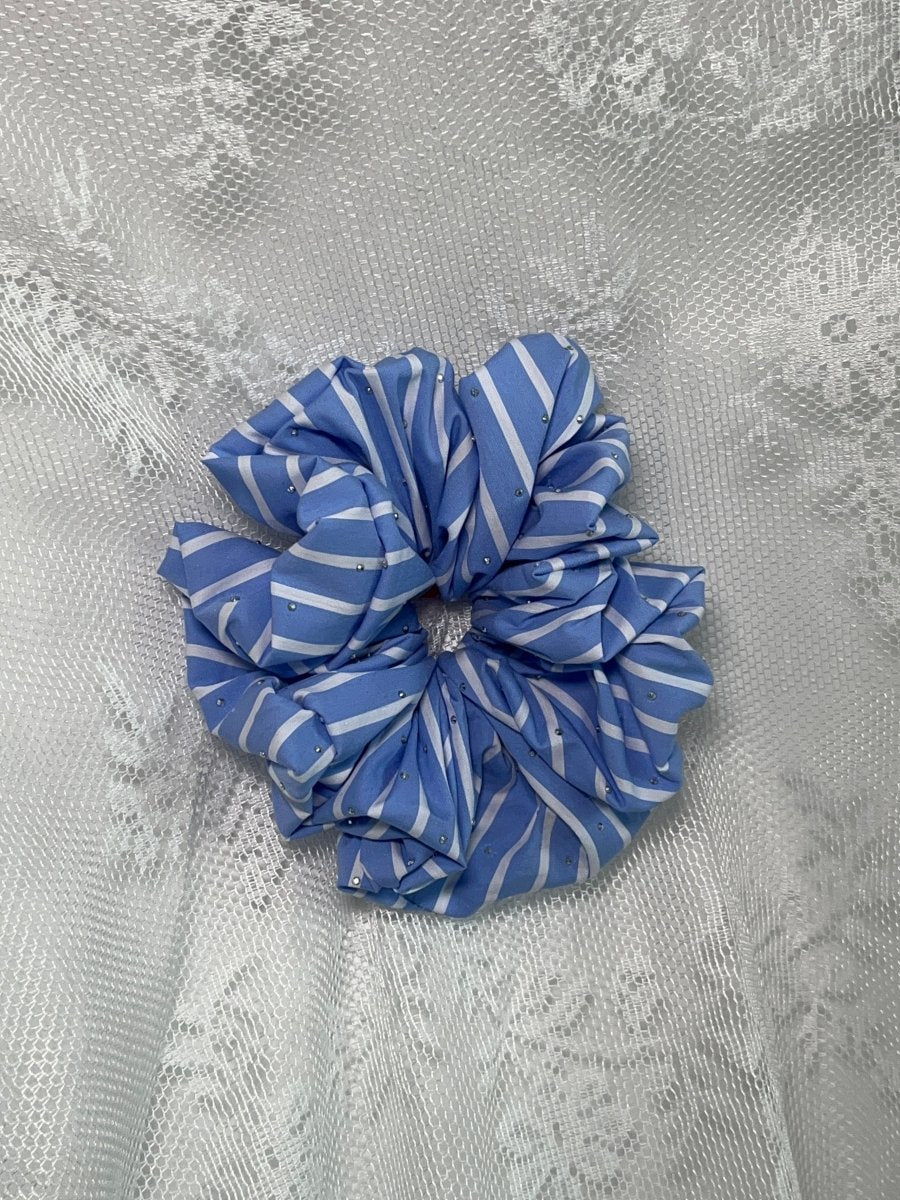 Scrunchies faits main, élégants et doux pour les cheveux, disponibles en XXL ou basique.